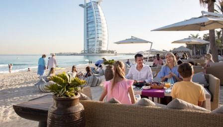 Объединенные Арабские Эмираты достаточно непростое место для туризма. Несмотря на огромное множество развлечений для приезжих, это государство с суровыми правилами.