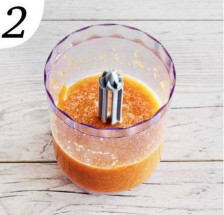   Перелейте абрикосы вместе с жидкостью в чашу блендера и измельчите в гладкое пюре. Остудите. 